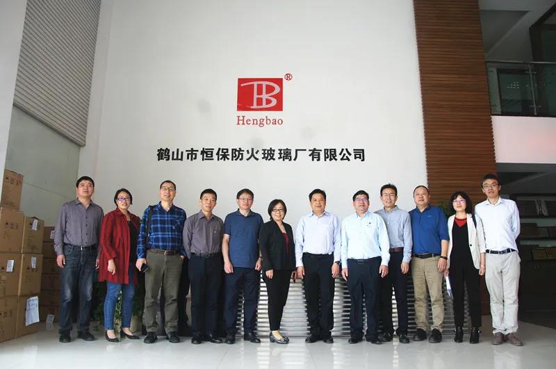 国度重点科研项目——复合防火玻璃制作技术与产业示范线顺利通过专家组现场验收